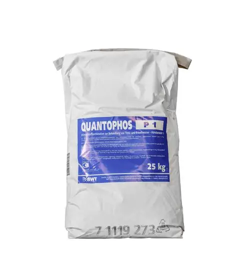 Weißer Sack mit blauer und schwarzer Beschriftung, auf dem "Quantophos" und "-P1" steht, hergestellt von BWT. Der Sack enthält ein Produkt zur Wasserbehandlung.
